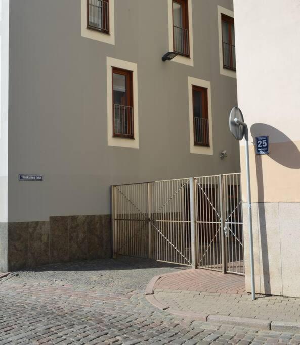 Luxury Apartment With A Balcony And View In Riga Old Town Ngoại thất bức ảnh
