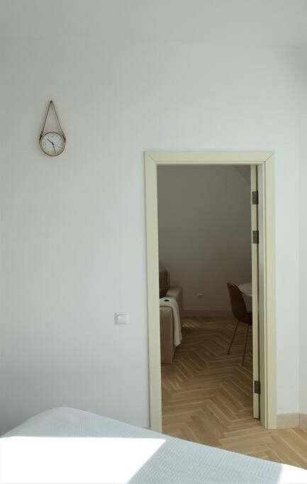Luxury Apartment With A Balcony And View In Riga Old Town Ngoại thất bức ảnh