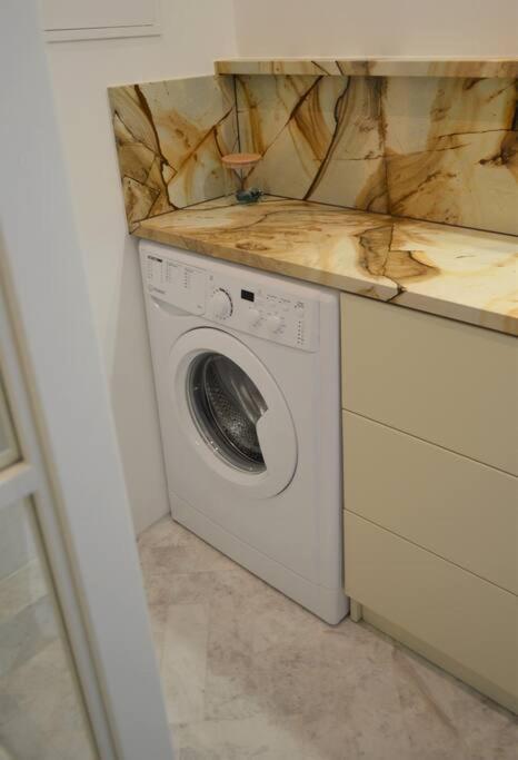 Luxury Apartment With A Balcony And View In Riga Old Town Ngoại thất bức ảnh