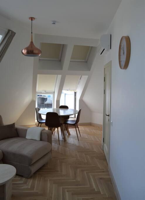 Luxury Apartment With A Balcony And View In Riga Old Town Ngoại thất bức ảnh