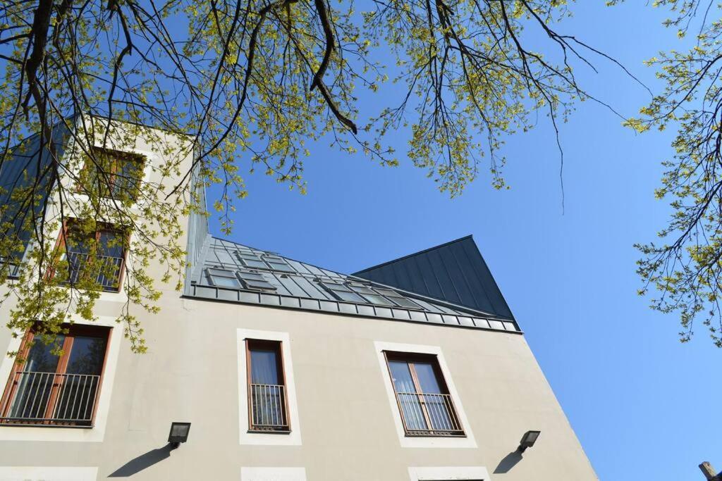 Luxury Apartment With A Balcony And View In Riga Old Town Ngoại thất bức ảnh