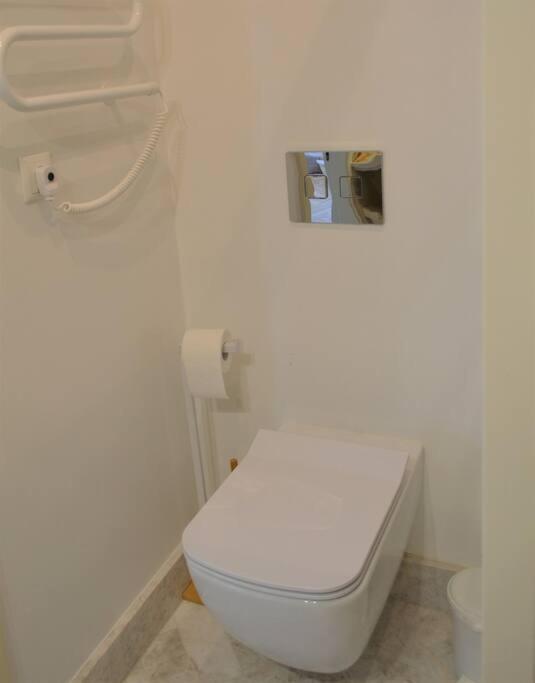 Luxury Apartment With A Balcony And View In Riga Old Town Ngoại thất bức ảnh