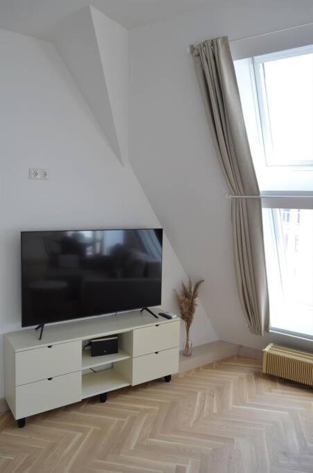 Luxury Apartment With A Balcony And View In Riga Old Town Ngoại thất bức ảnh