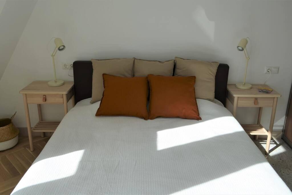 Luxury Apartment With A Balcony And View In Riga Old Town Ngoại thất bức ảnh